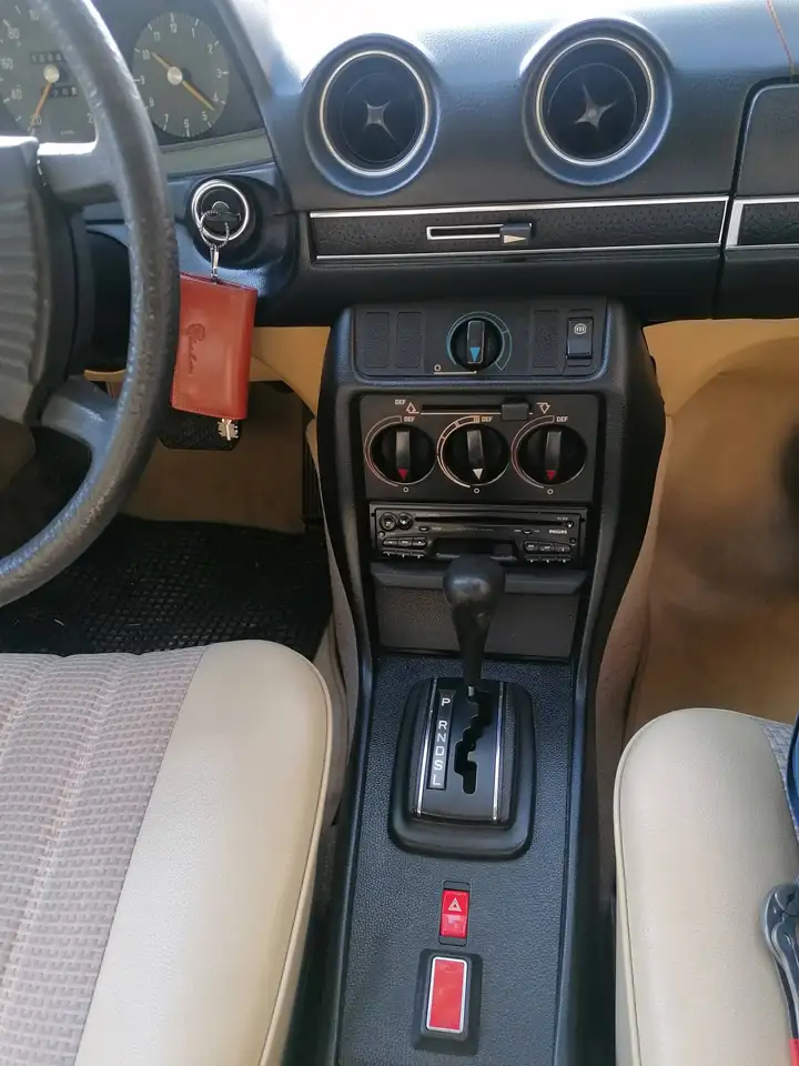 Mercedes-Benz 200 W123020, foto 10