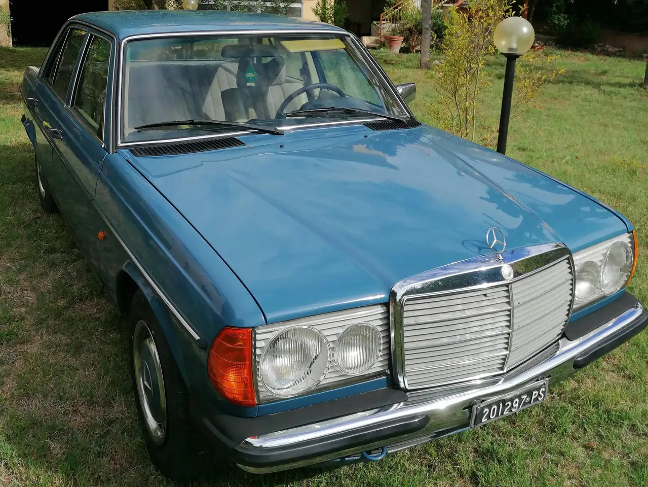 Mercedes-Benz 200 W123020, foto 3
