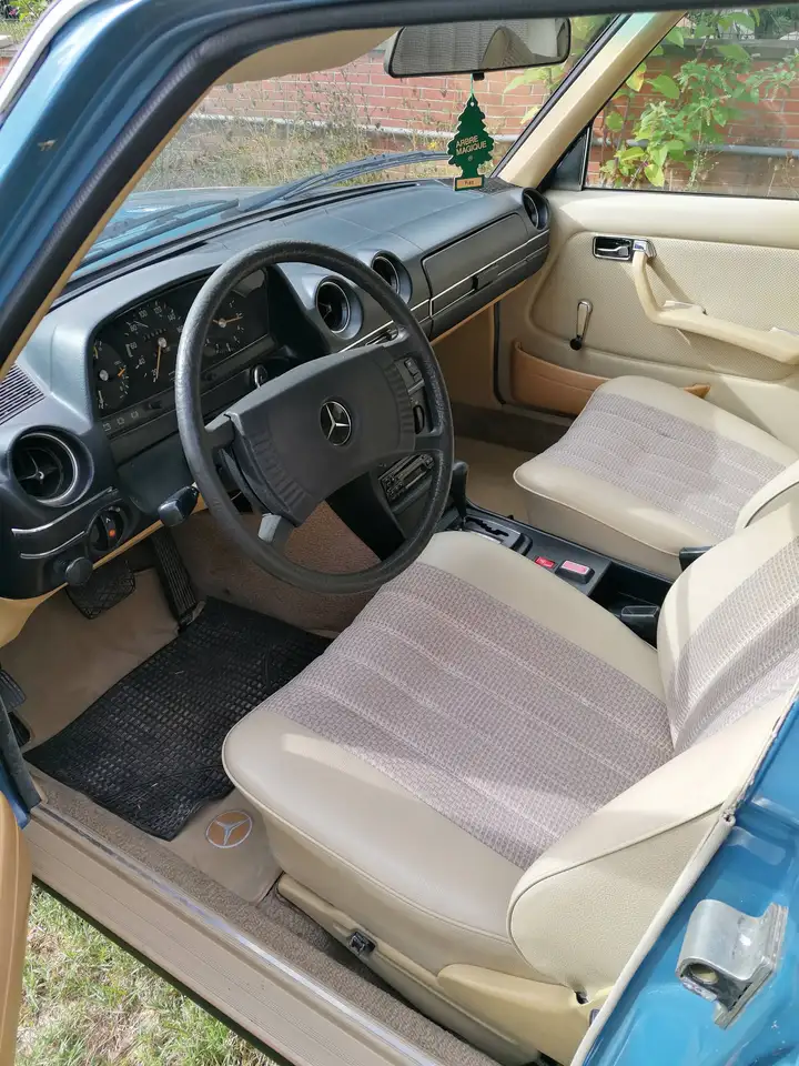 Mercedes-Benz 200 W123020, foto 5