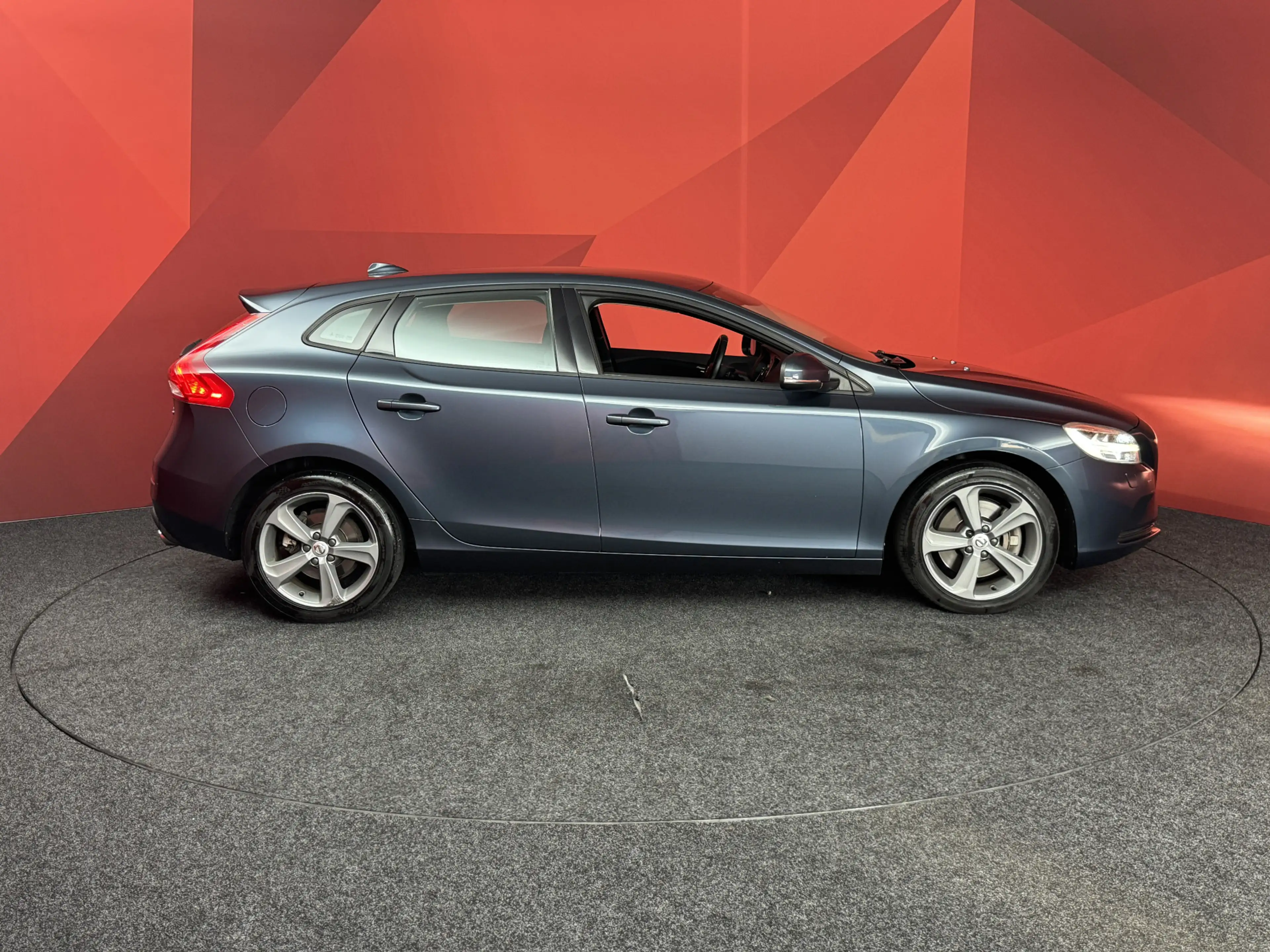 Volvo V40 1.5 T3 Nordic+ | Nieuw Binnen! | Stoelverwarming | — photo 7
