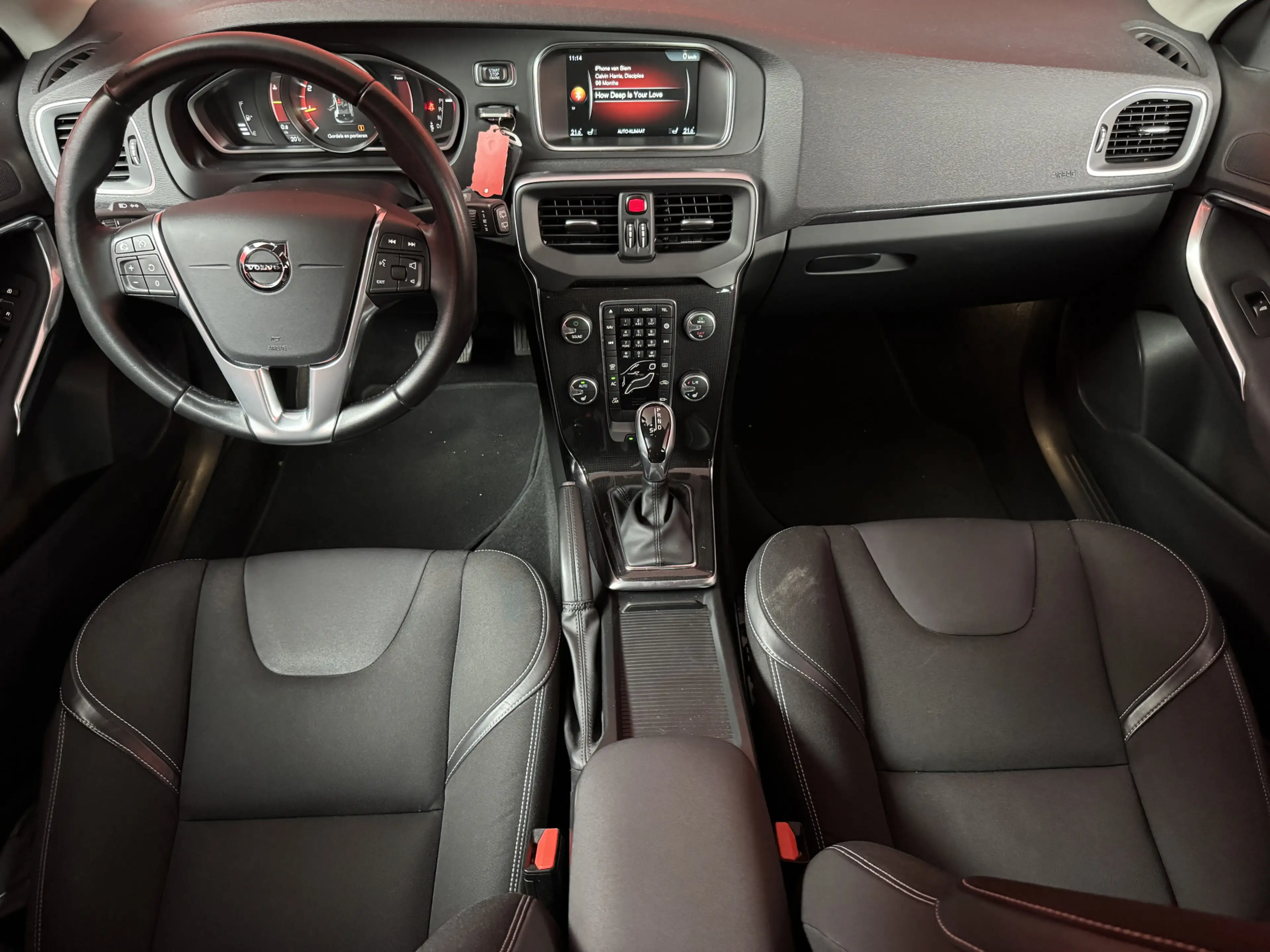 Volvo V40 1.5 T3 Nordic+ | Nieuw Binnen! | Stoelverwarming | — photo 13
