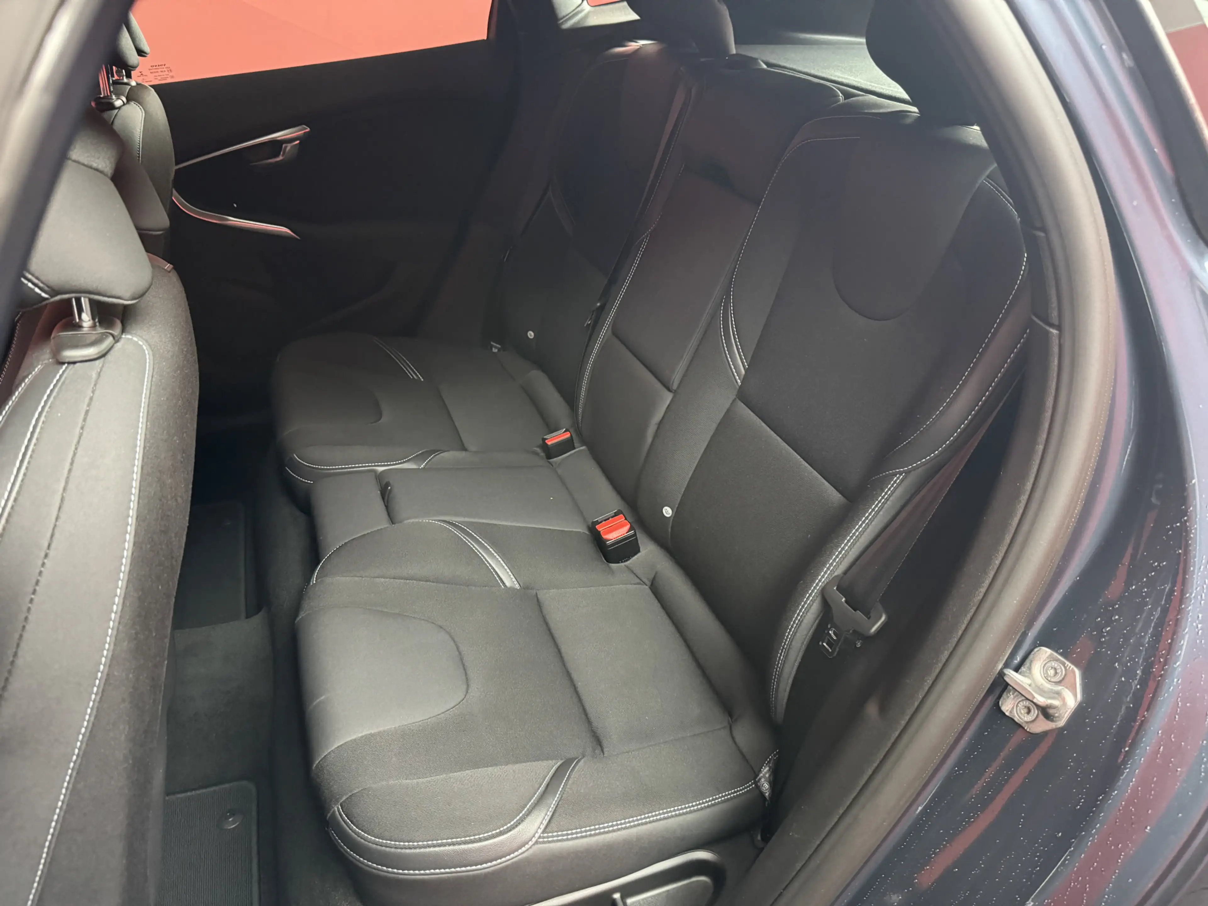 Volvo V40 1.5 T3 Nordic+ | Nieuw Binnen! | Stoelverwarming | — photo 5