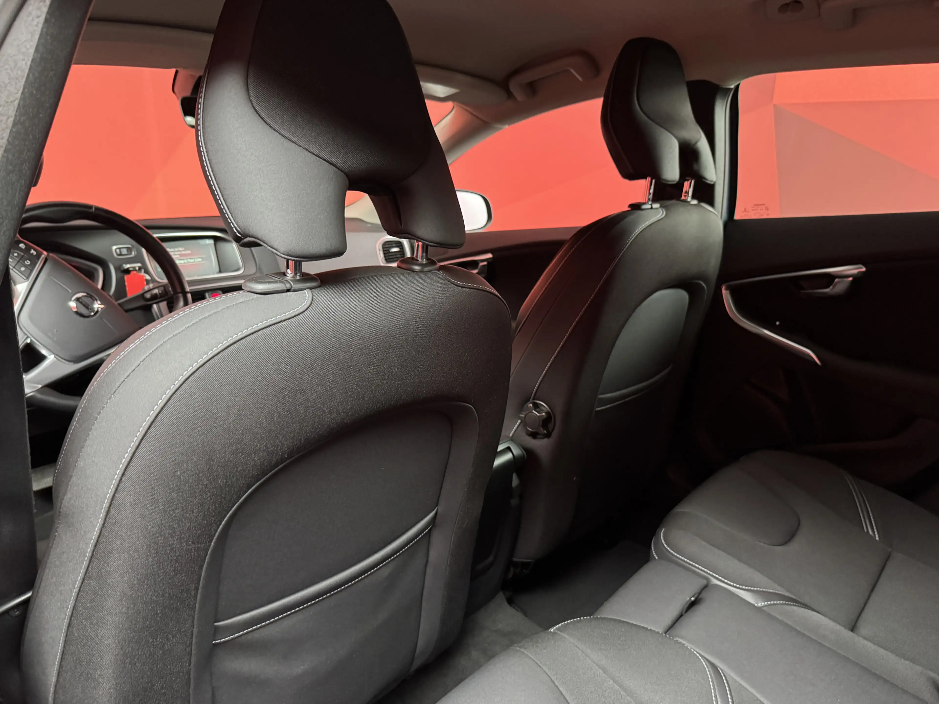 Volvo V40 1.5 T3 Nordic+ | Nieuw Binnen! | Stoelverwarming | — photo 11