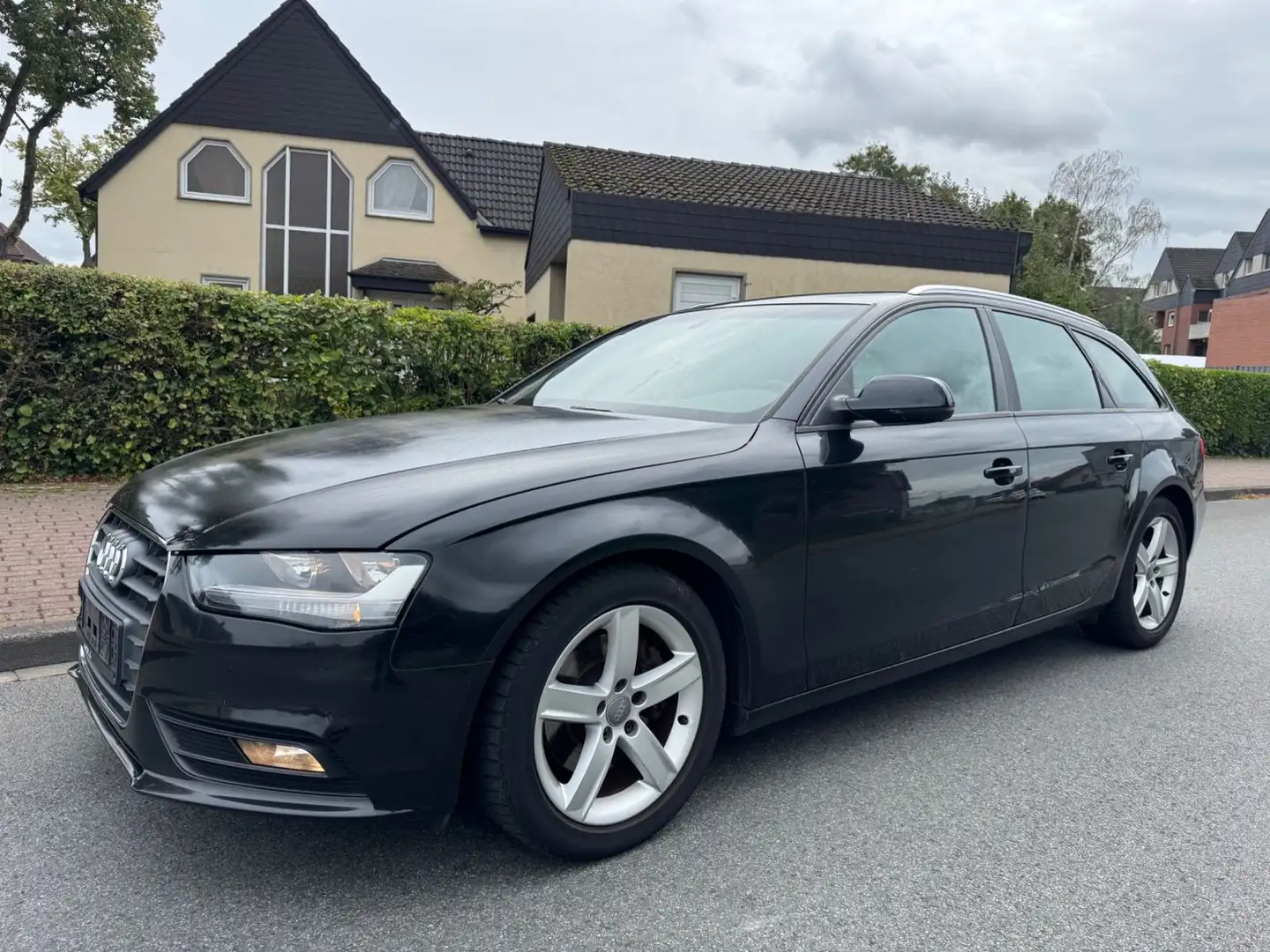 Audi A4 Avant Ambition 2,0TDI Schalter Läuft gut SHZ Schwarz - 1