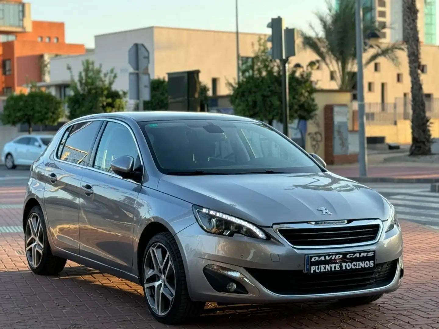 Peugeot 308 1.2 PureTech S&S Active EAT6 130 Gris - 1