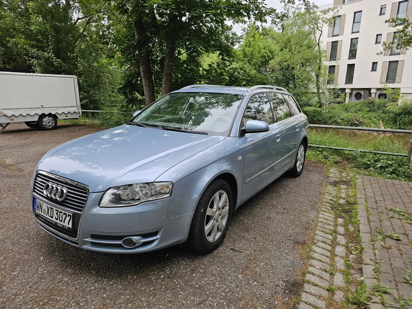 Audi A4 Avant 1.6 Blau - 2