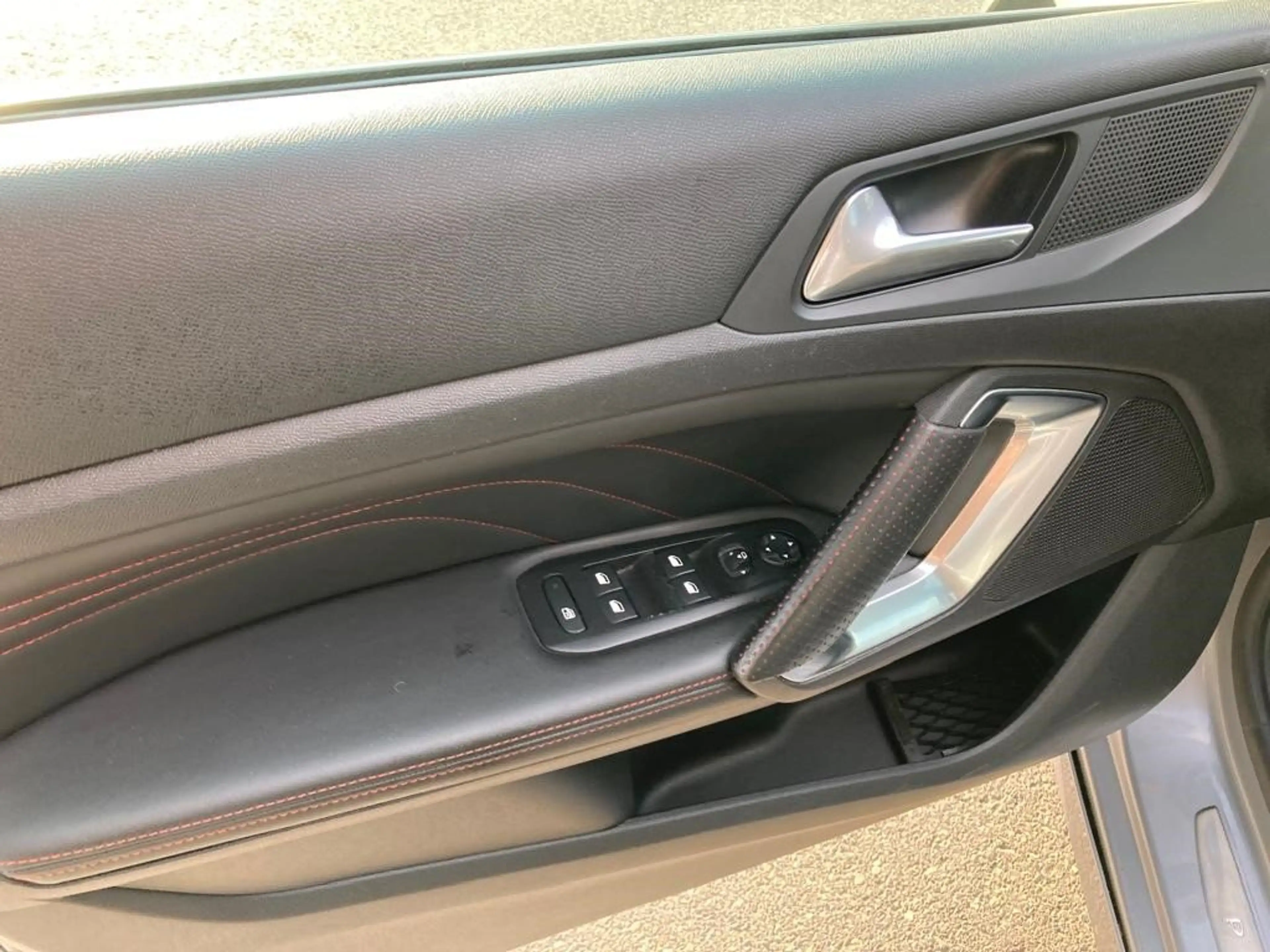 Peugeot 308 PureTech GT-Line STT — photo 14