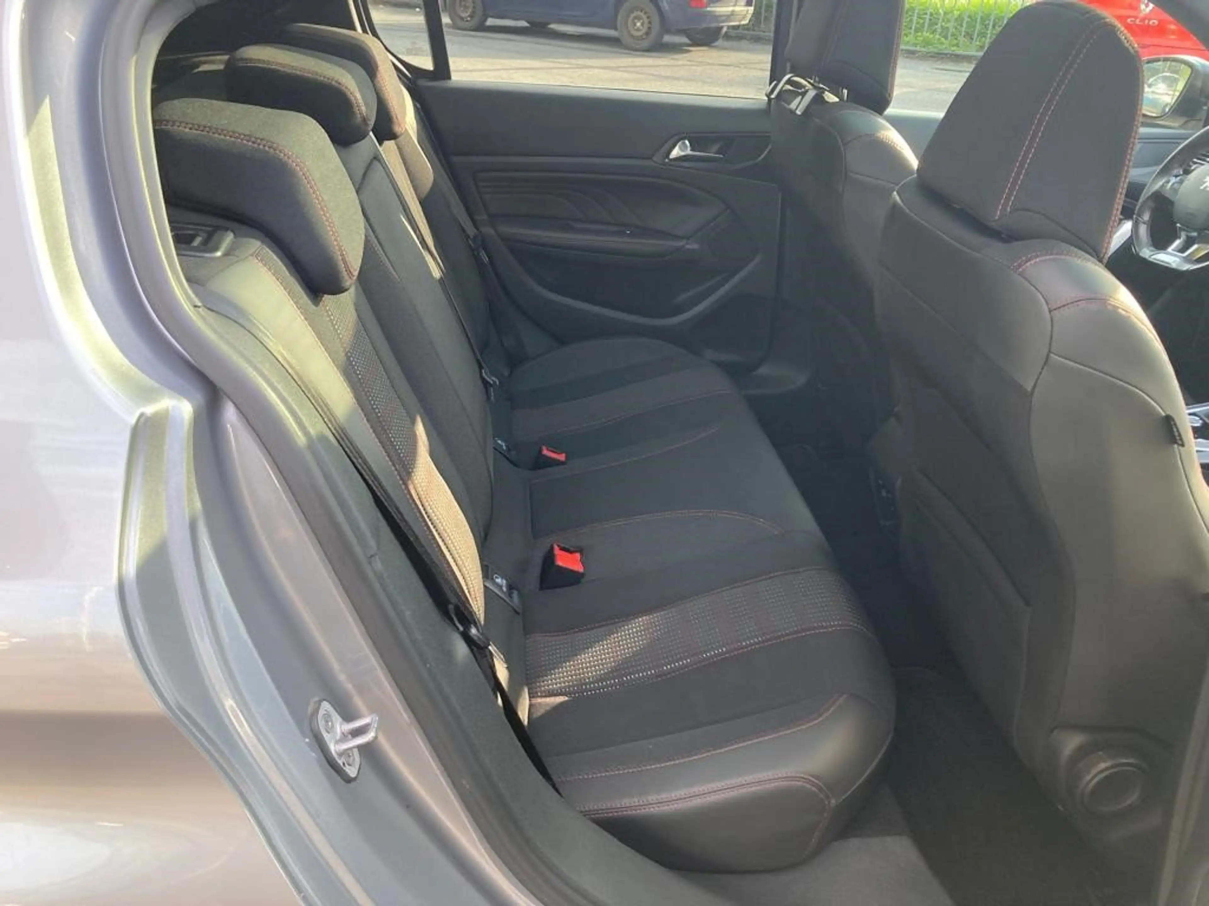Peugeot 308 PureTech GT-Line STT — photo 12