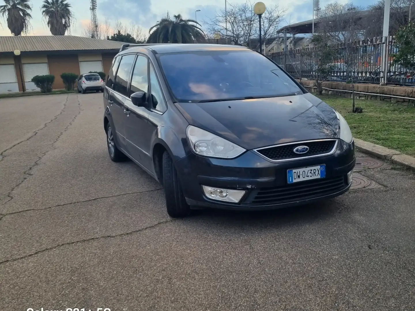Ford Galaxy 2.0 tdci Ghia Grigio - 2