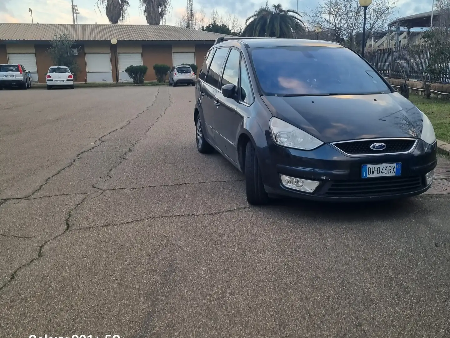 Ford Galaxy 2.0 tdci Ghia Grigio - 1