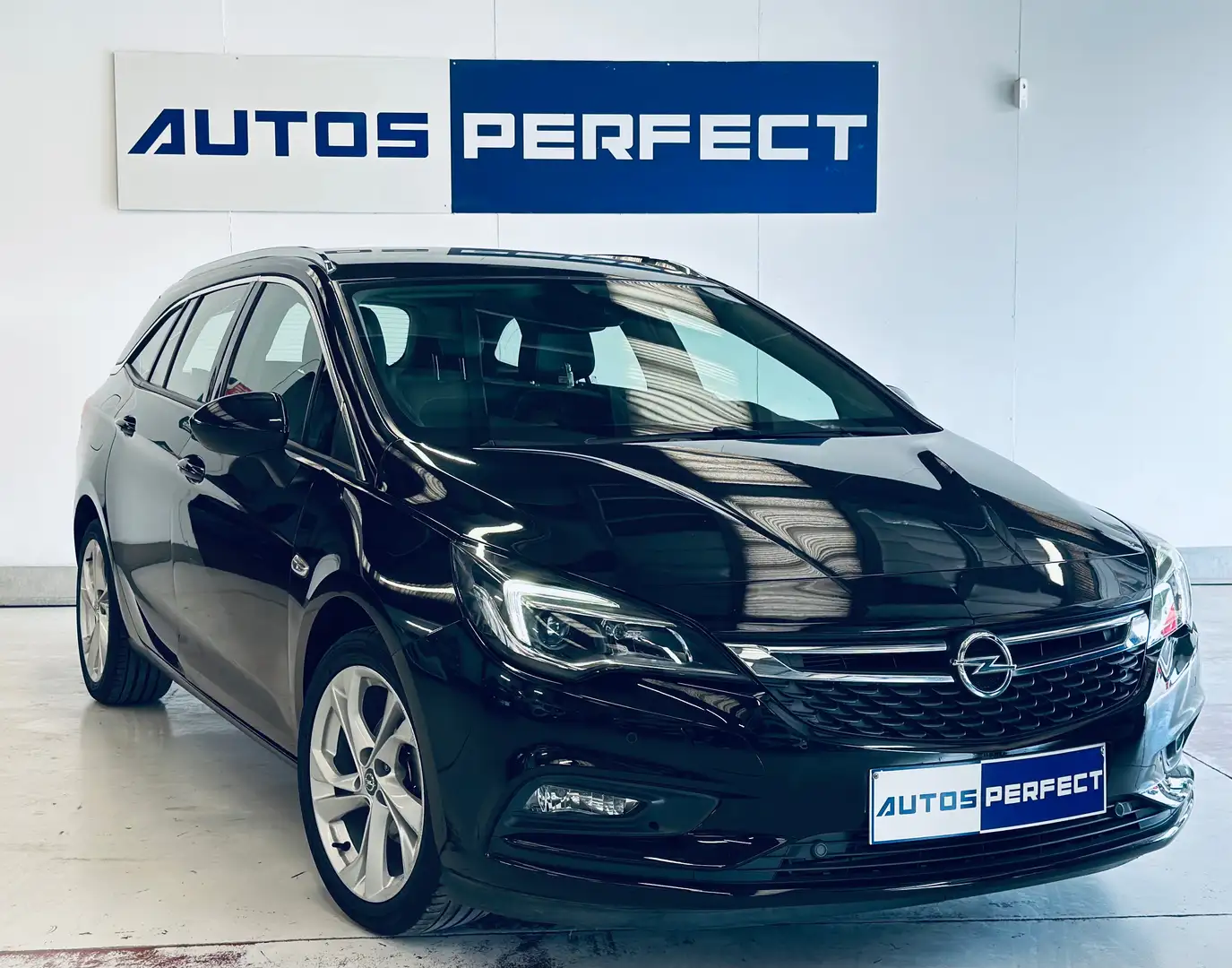 Opel Astra Sports Tourer+ 1.4 PDC ISOFIX RADIO CRUISE blue- Zwart - 2