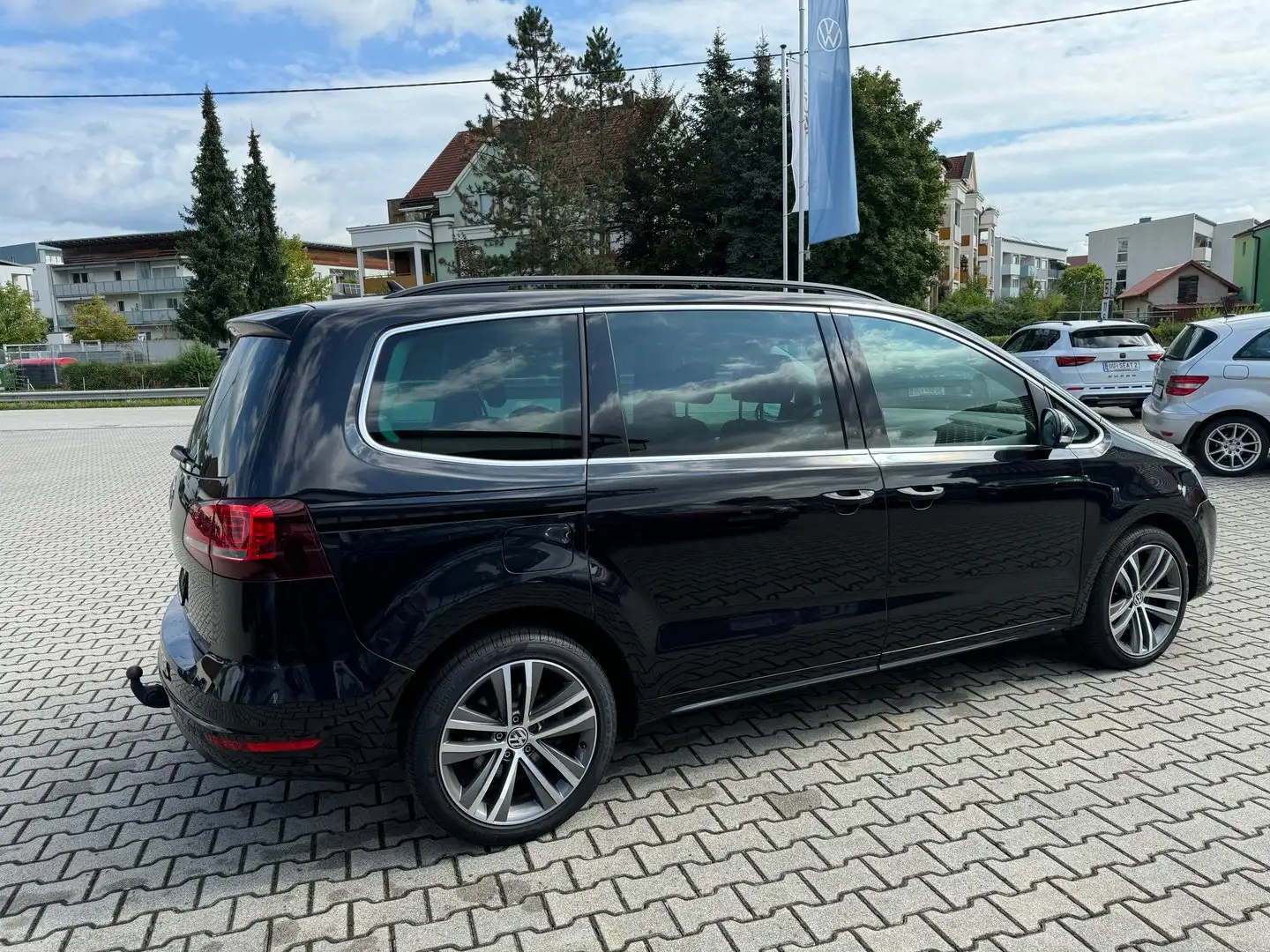 Volkswagen Sharan CL TDI SCR 4MOTION DSG 5-Sitzer Zwart - 2