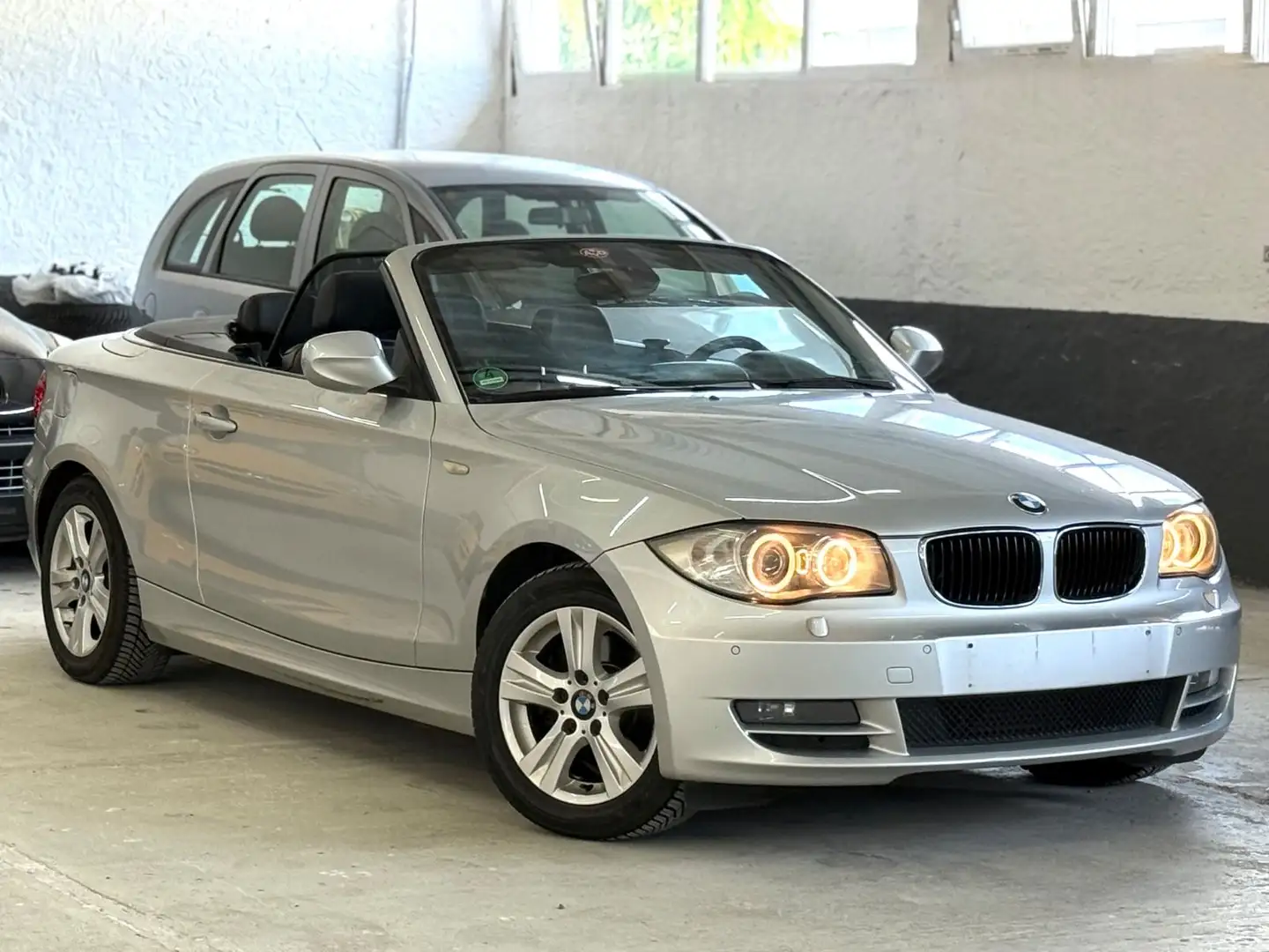 BMW 120 Baureihe 1 Cabrio 120d*TÜV*DIESEL*NAVI* Silber - 2