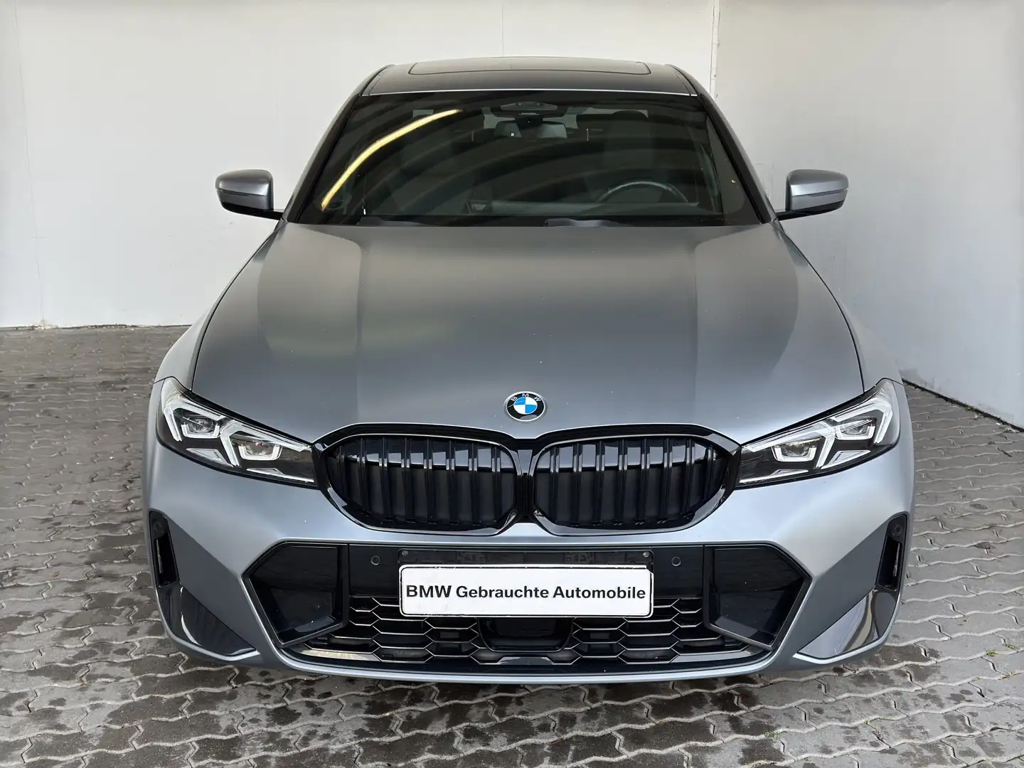 BMW 320 d xDrive M Sport Navi.LED.Standhz.AHK.Glasdac Grau - 2