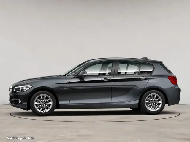 BMW 1 Series view 5