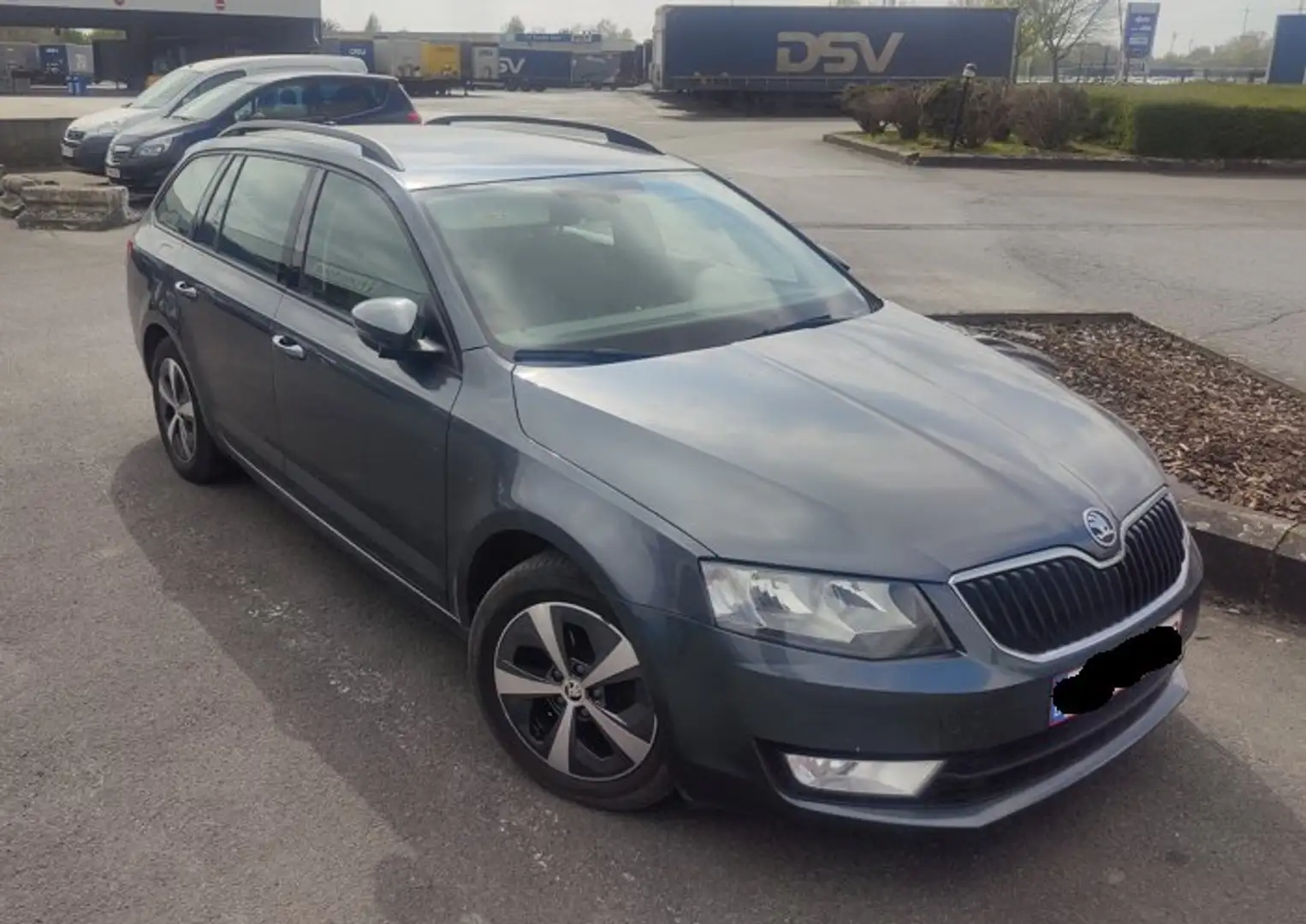 Skoda Octavia Octavia 1.6 TDI Ambition Gris - 1