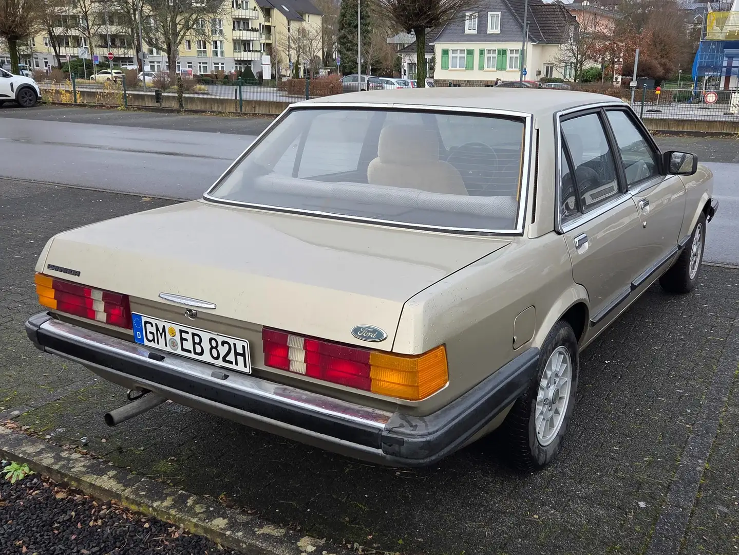 Ford Granada Limosine Złoty - 2