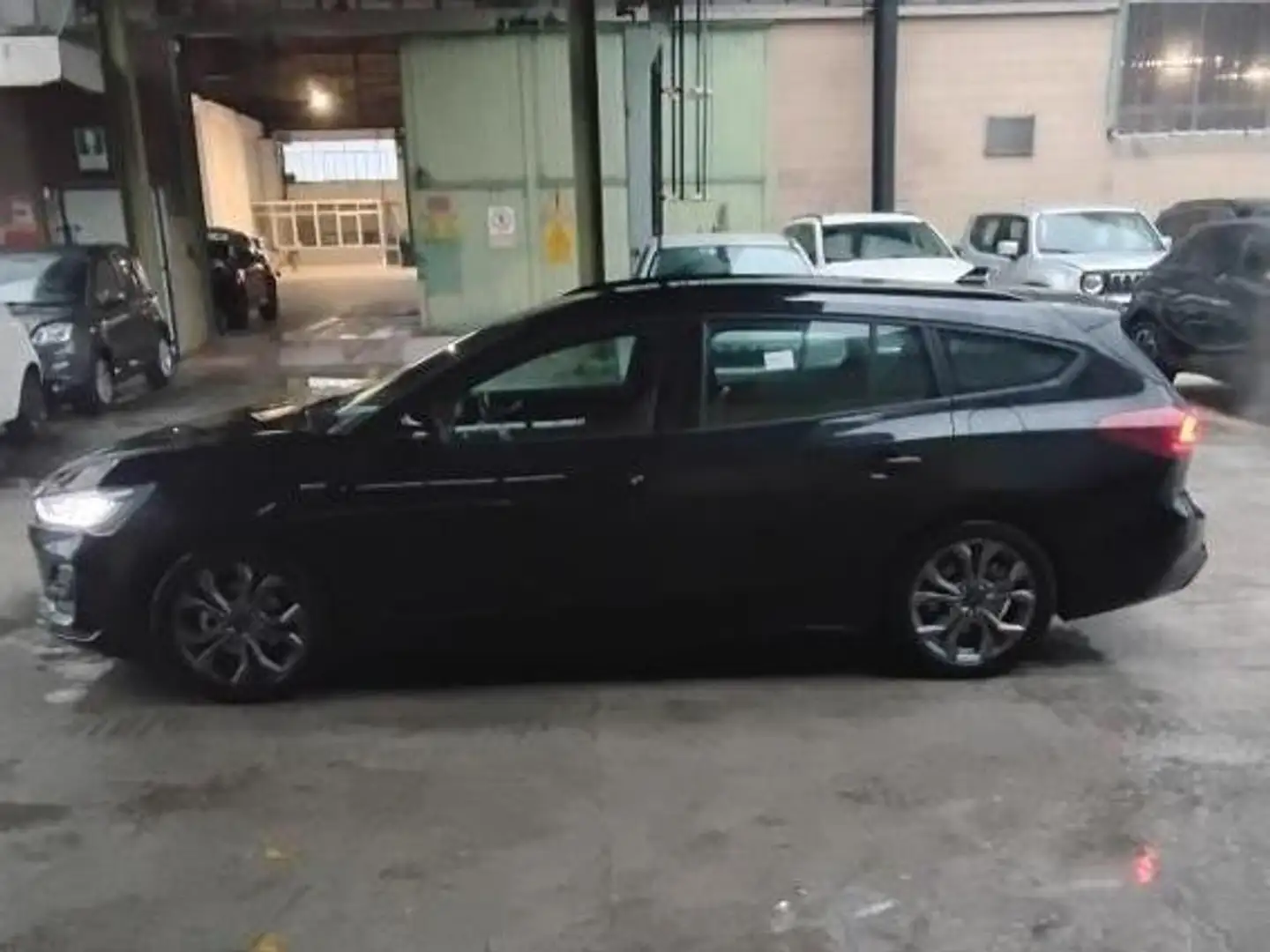 Ford Focus Wagon ST-Line 1.0 EcoBoost Hybrid 125CV Nero - 2
