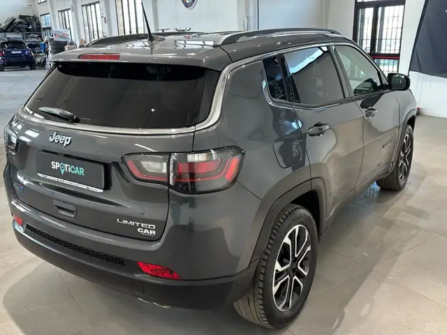 Jeep Compass view 4