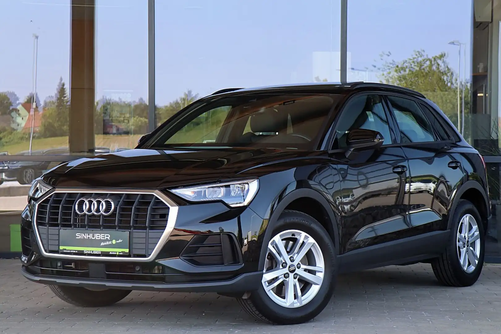 Audi Q3 45 TFSI e S-tronic Sline, ACC, AHK schwenkbar, ... Zwart - 1