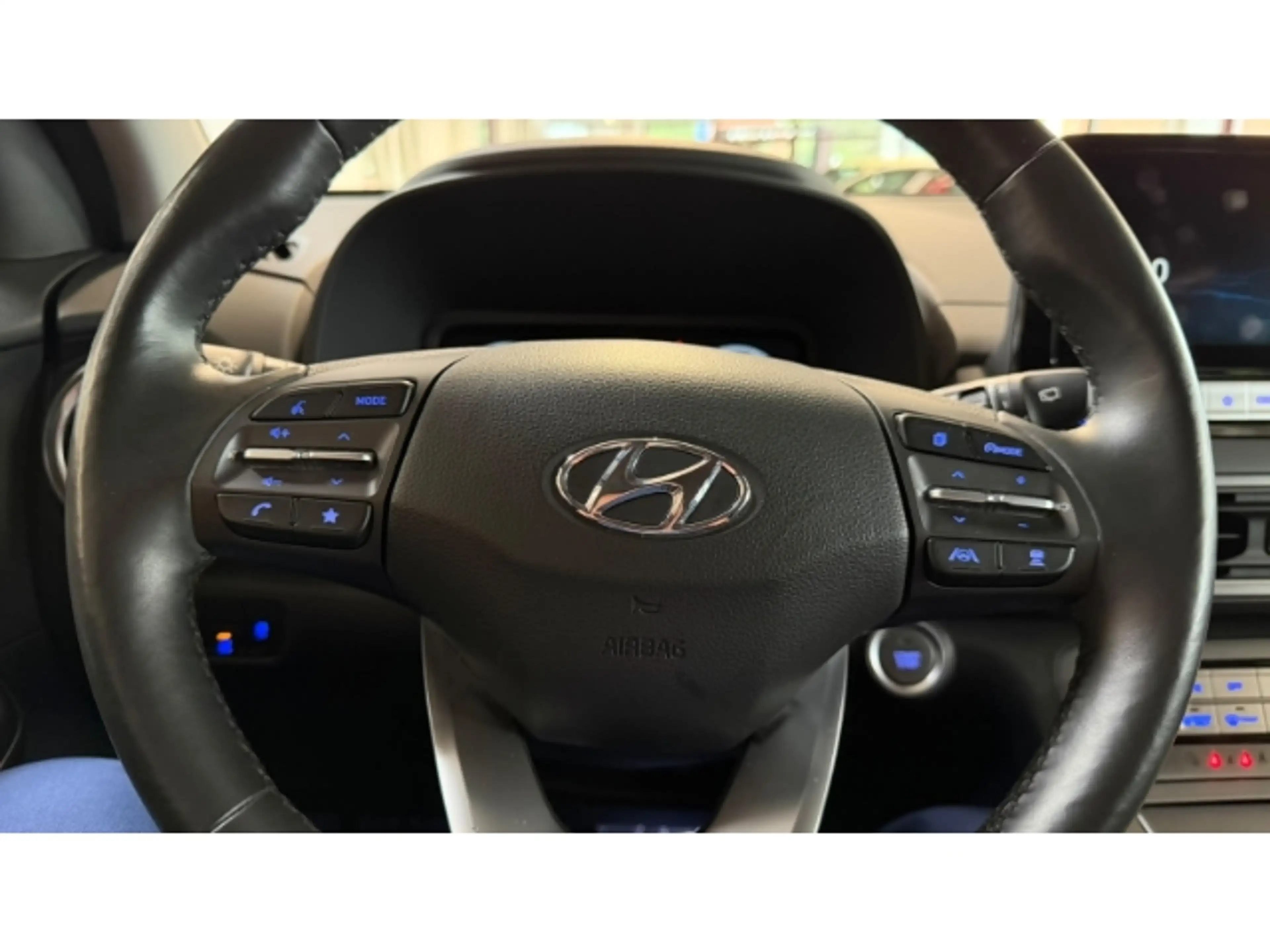 Hyundai KONA 100kW Trendpaket OBC Navigationspaket — photo 12