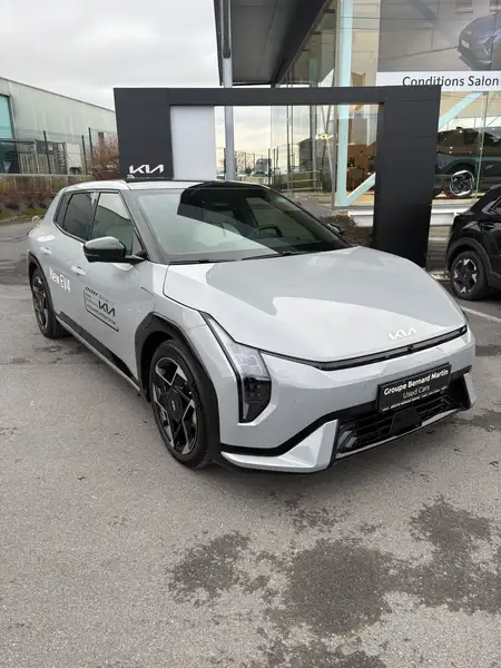 KIA Ev4