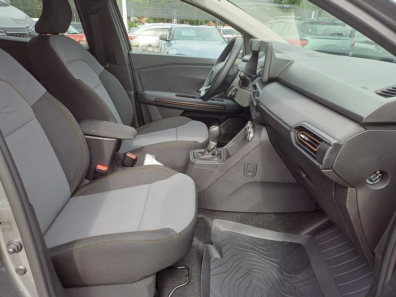 Dacia Jogger 1.6 HYBRID140 Extreme 7-Sitzer/SITZHEIZUNG/KAMERA — photo 8