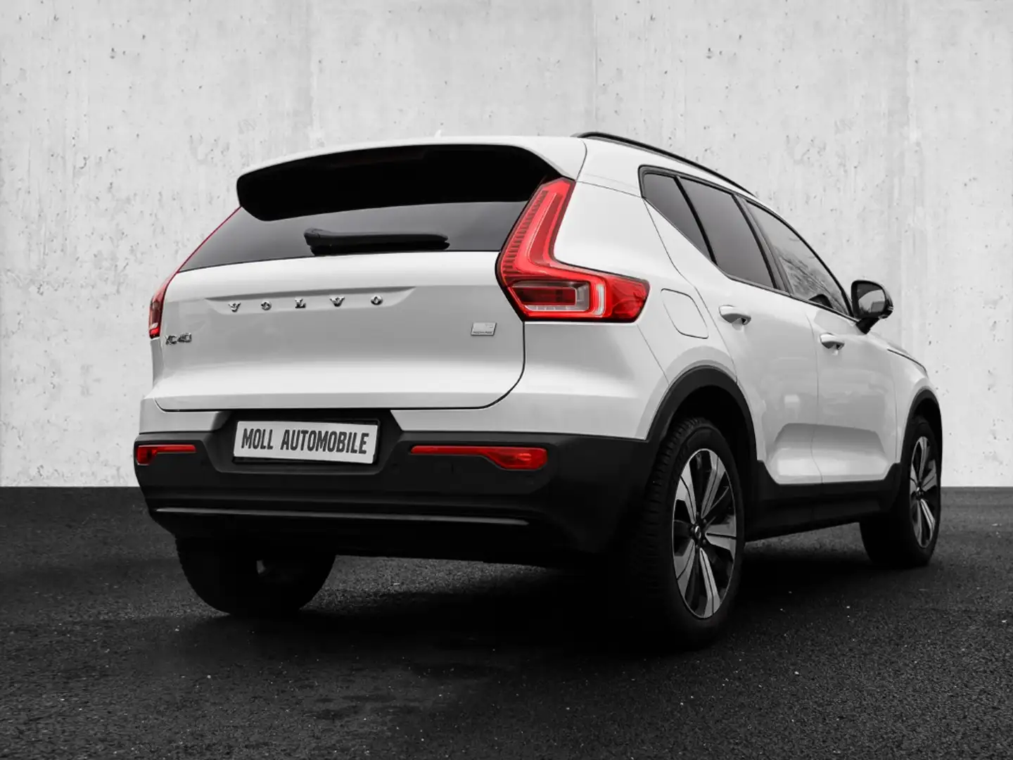Volvo XC40 Plus Dark Recharge Plug-In Hybrid 2WD T5 Twin Engi Weiß - 2