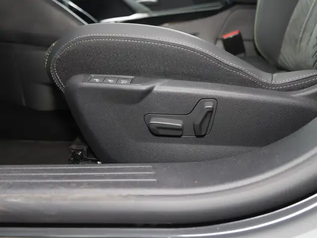 Peugeot 2008 view 8
