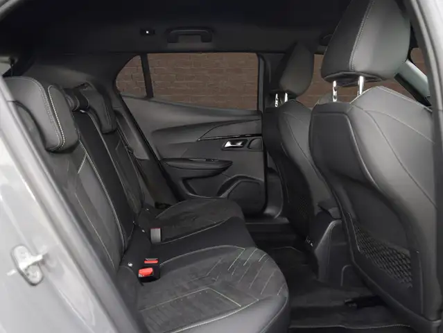 Peugeot 2008 view 11