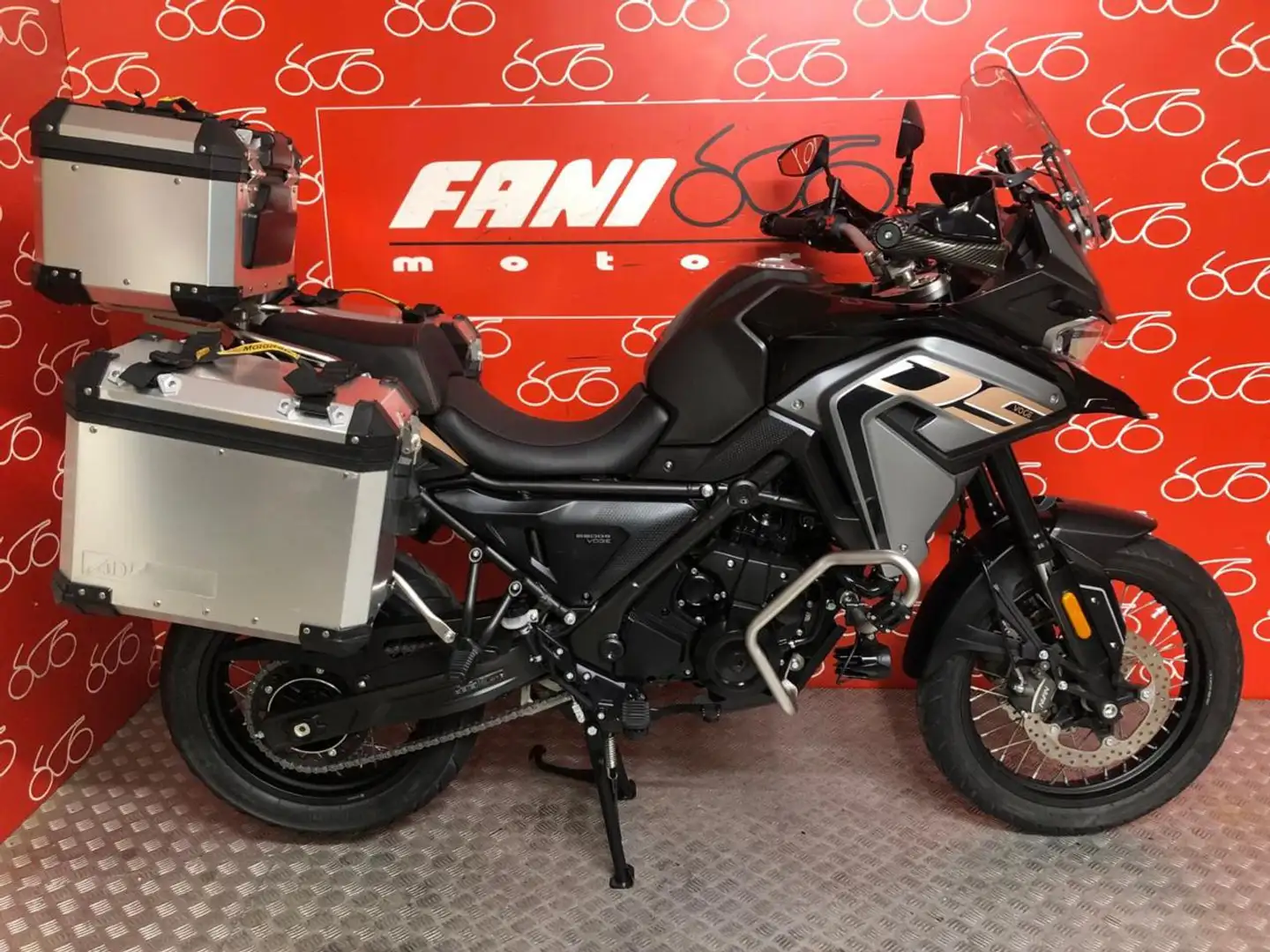 Voge Valico 650 DSX Nero - 1