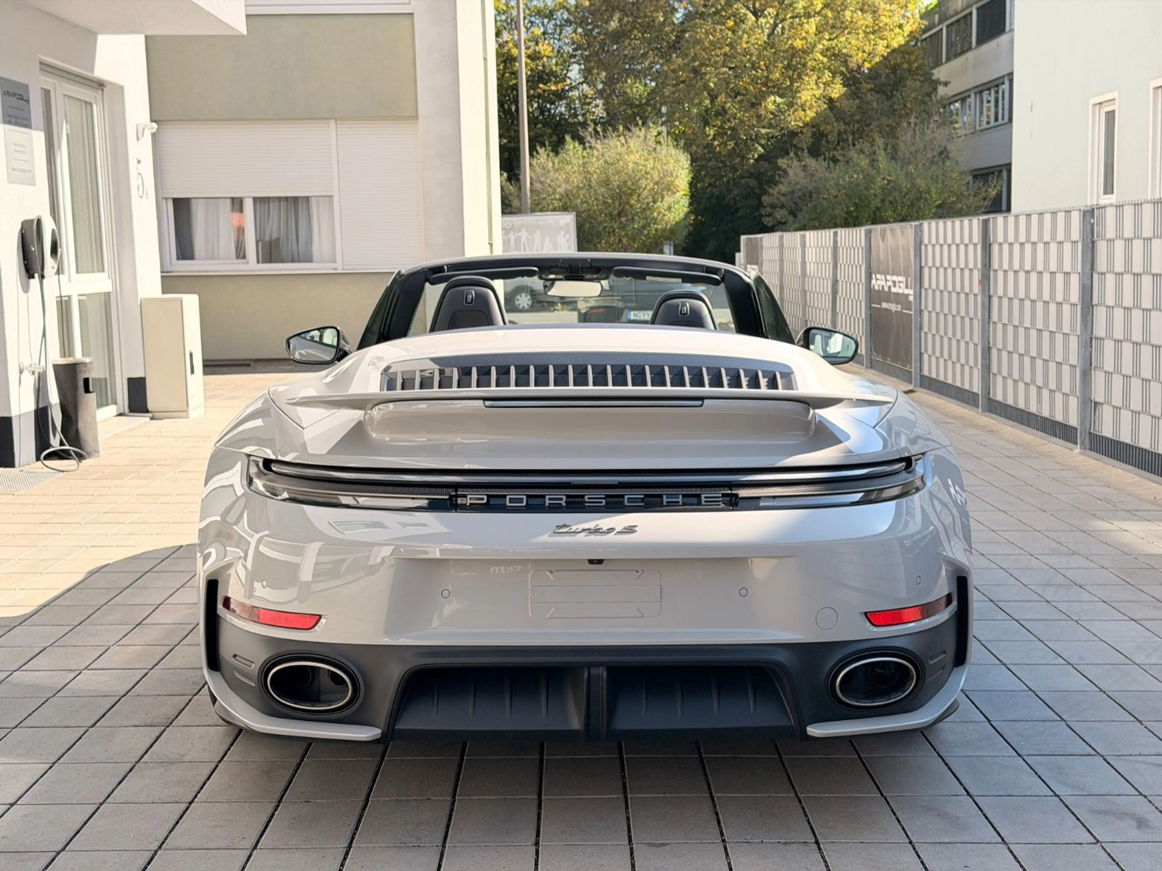 Porsche 992 .2 Turbo S Cabriolet *BURM*CARBON*BICOLOR-INT — photo 10