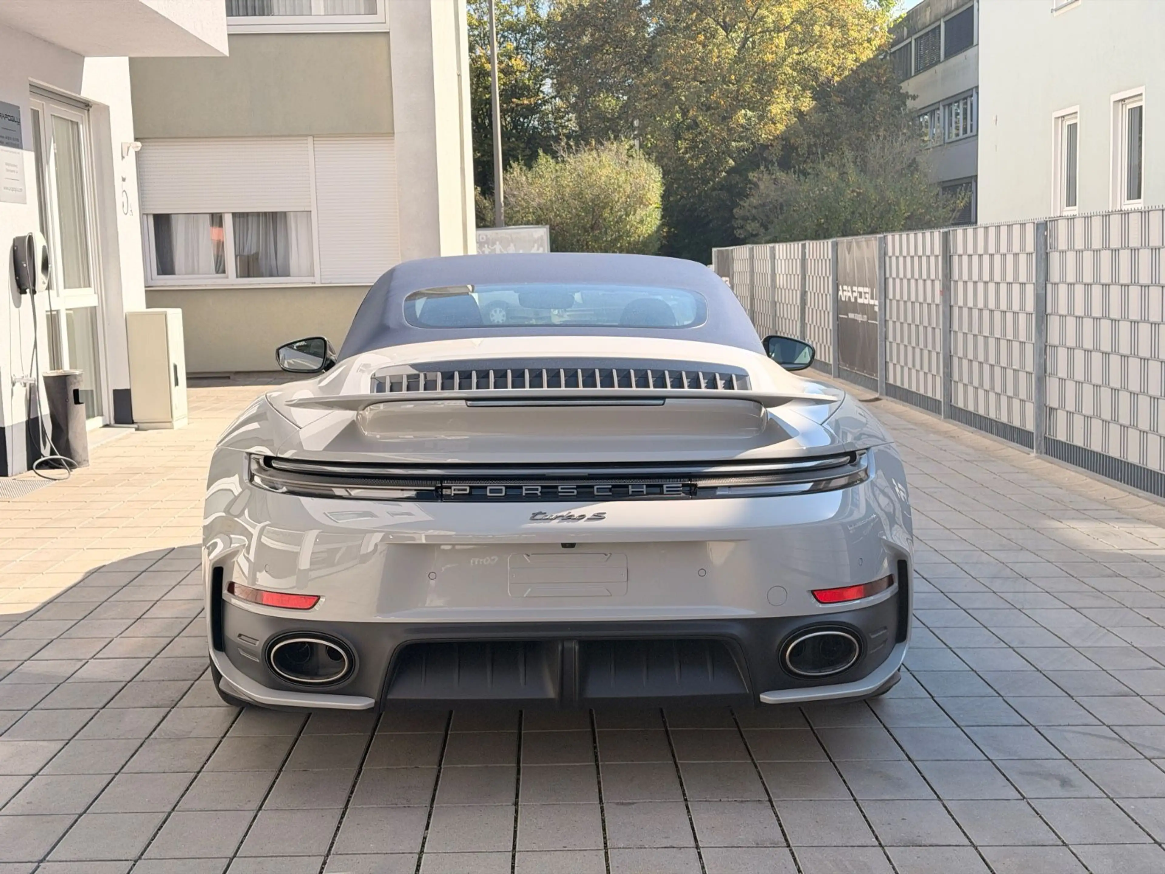 Porsche 992 .2 Turbo S Cabriolet *BURM*CARBON*BICOLOR-INT — photo 9