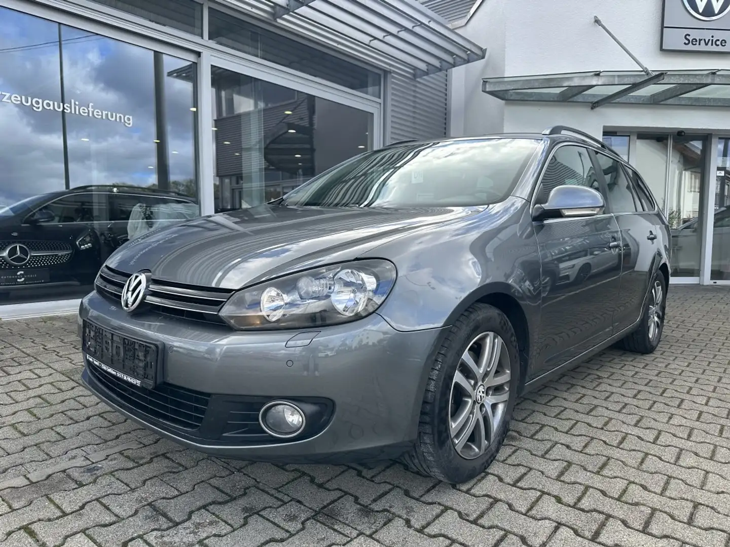 Volkswagen Golf Variant 1.2TSI COMFORTLINE Gris - 2