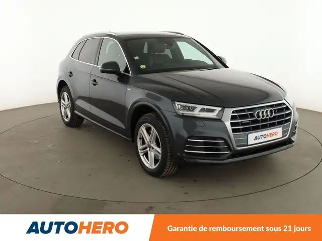 Audi Q5 view 8