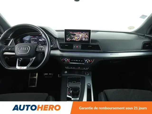 Audi Q5 view 12