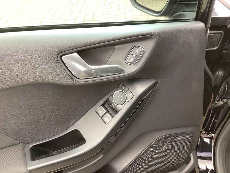 Ford Fiesta Cool & Connect PDC ALU APP — photo 9