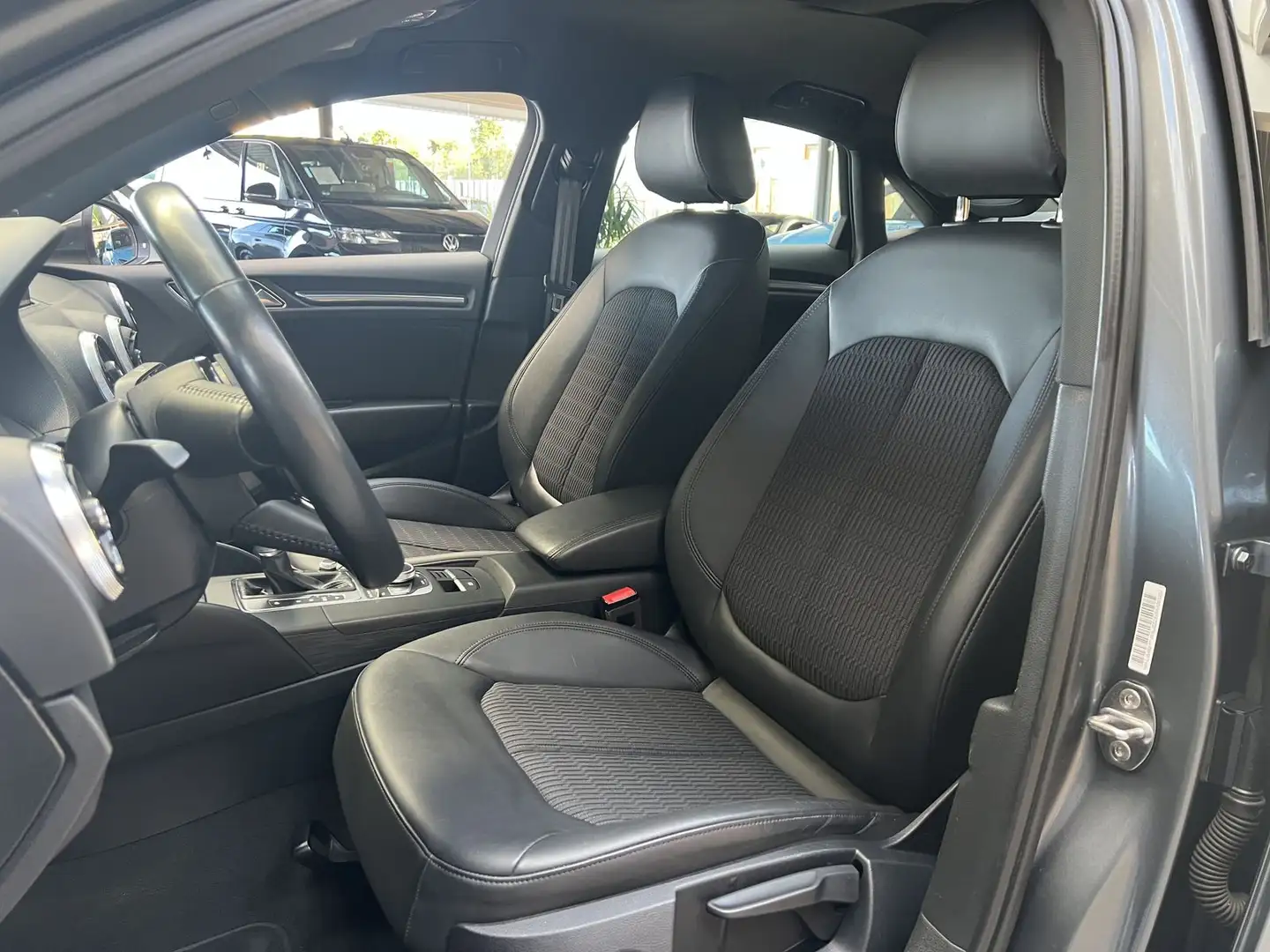 Audi A3 30 TDI design Automatik S-Tronic*PDC*BT*Navi Gris - 2