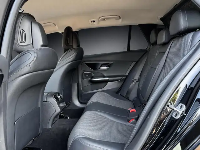 Mercedes-Benz C-Class view 14