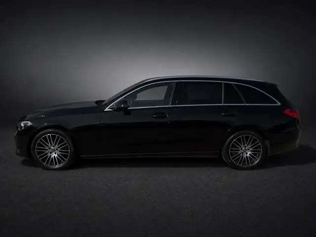 Mercedes-Benz C-Class view 4