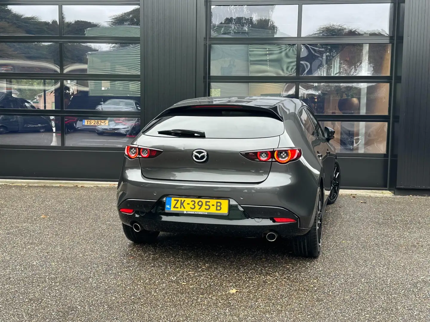 Mazda 3 2.0 e-SkyActiv-G M Hybrid 122 Luxury Navi Bose Cam Gris - 2