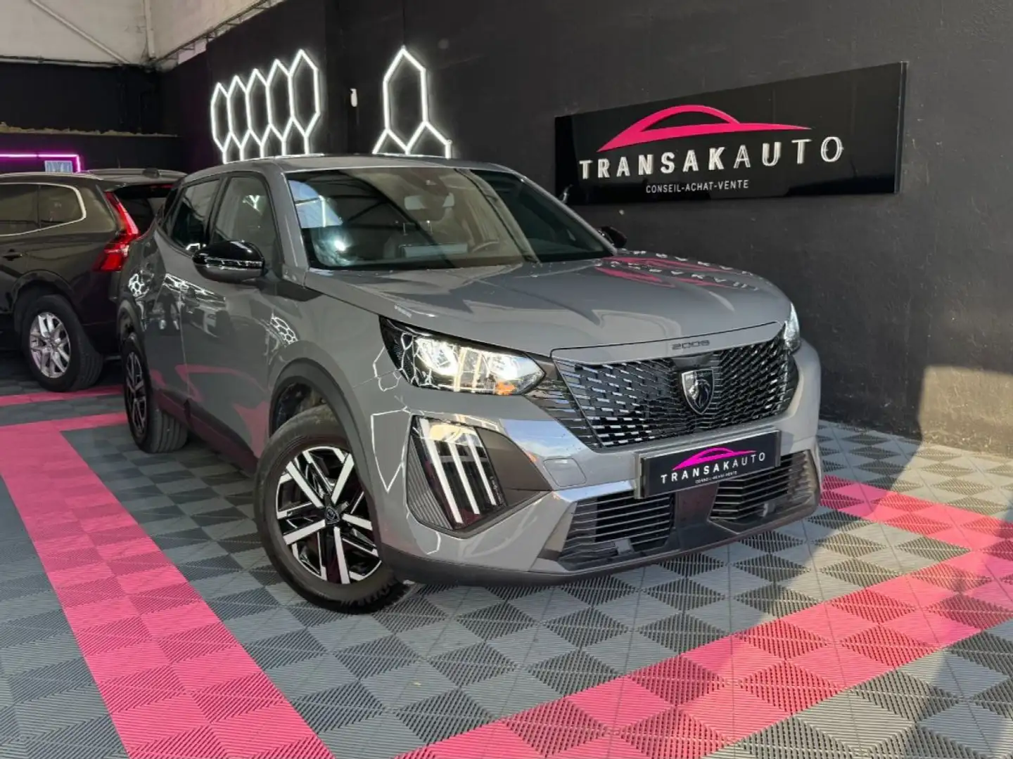 Peugeot 2008 Active 100 ch SS BVM6 Phase 2 ~ Régulateur ~ CarPlay et Android auto ~ GPS ~ Gris - 1