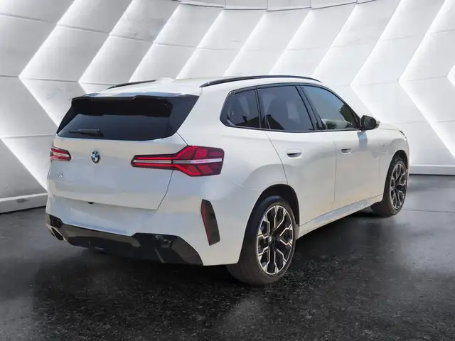 BMW X3 view 4