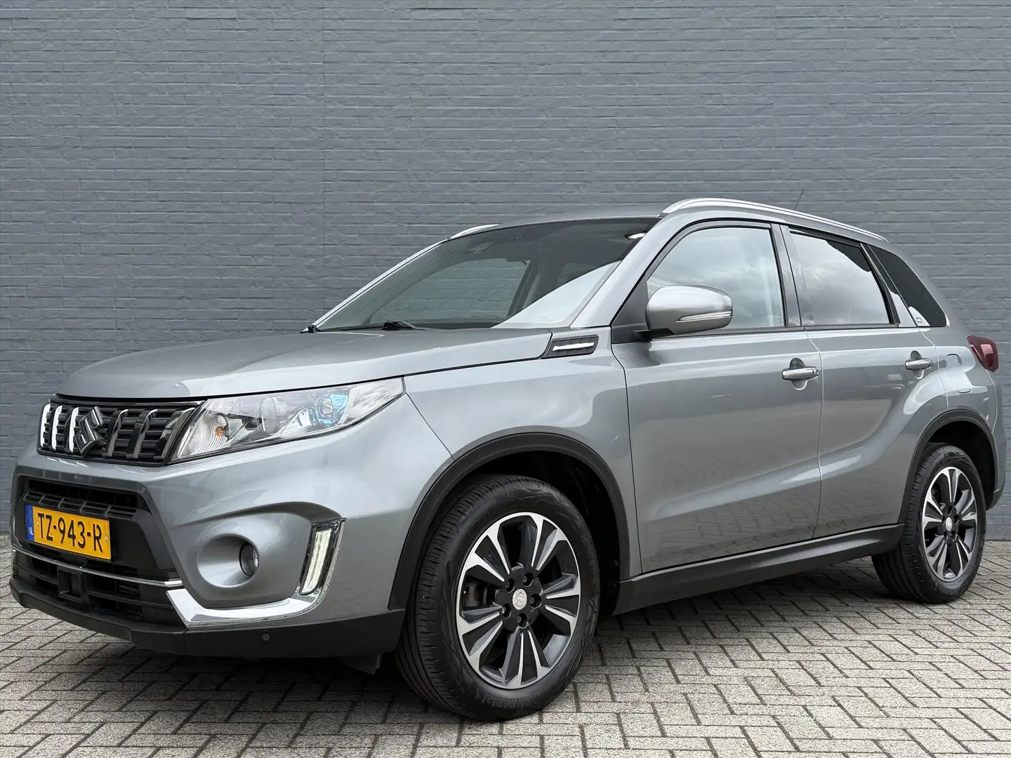 Suzuki Vitara 1.4 Boosterjet 140pk Automaat Stijl I Sunroof | Do Grijs - 2