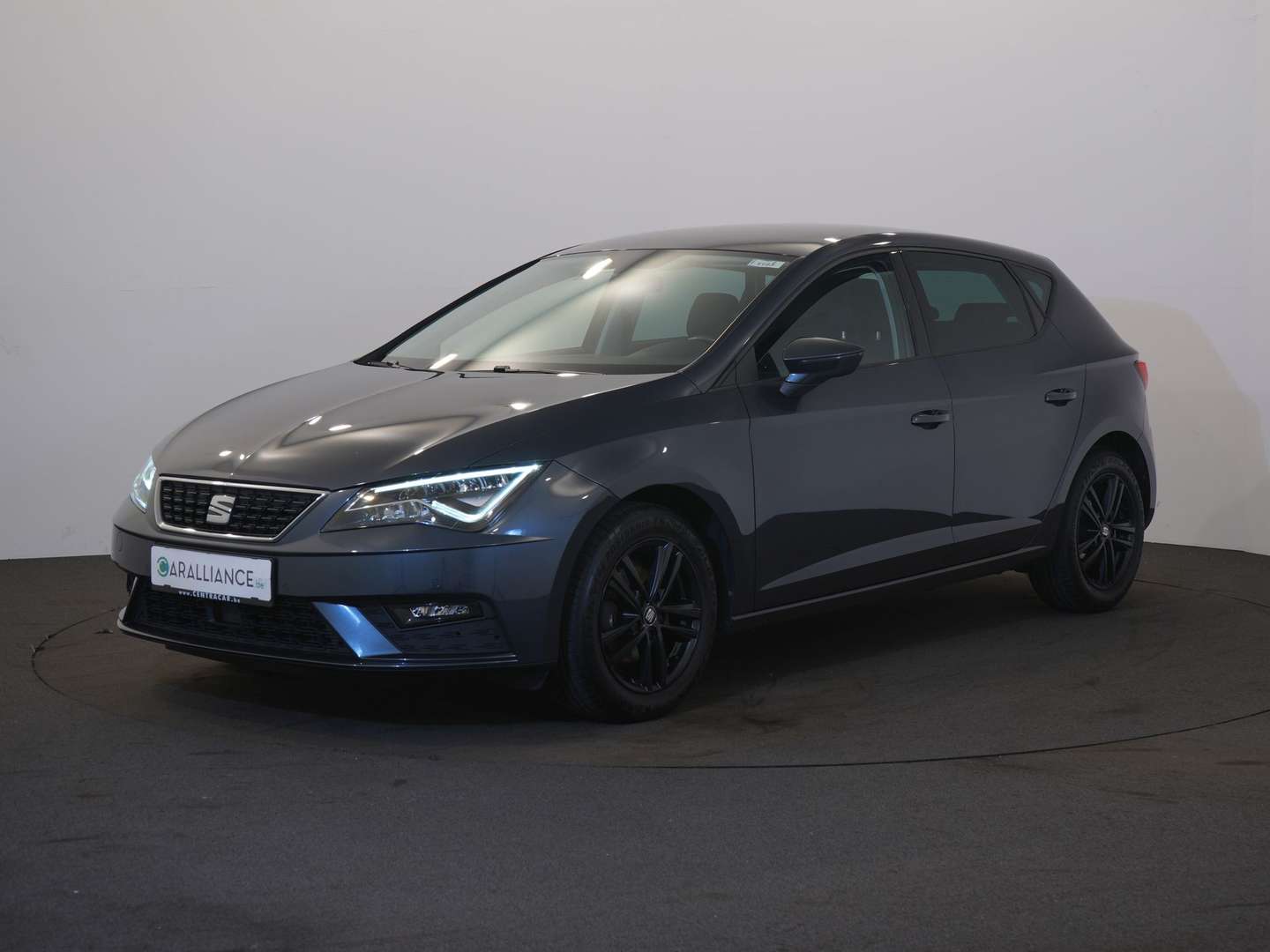 Seat Leon nuo 237 €/ mėn Benzinas 2020m. Sedanas Mechaninė