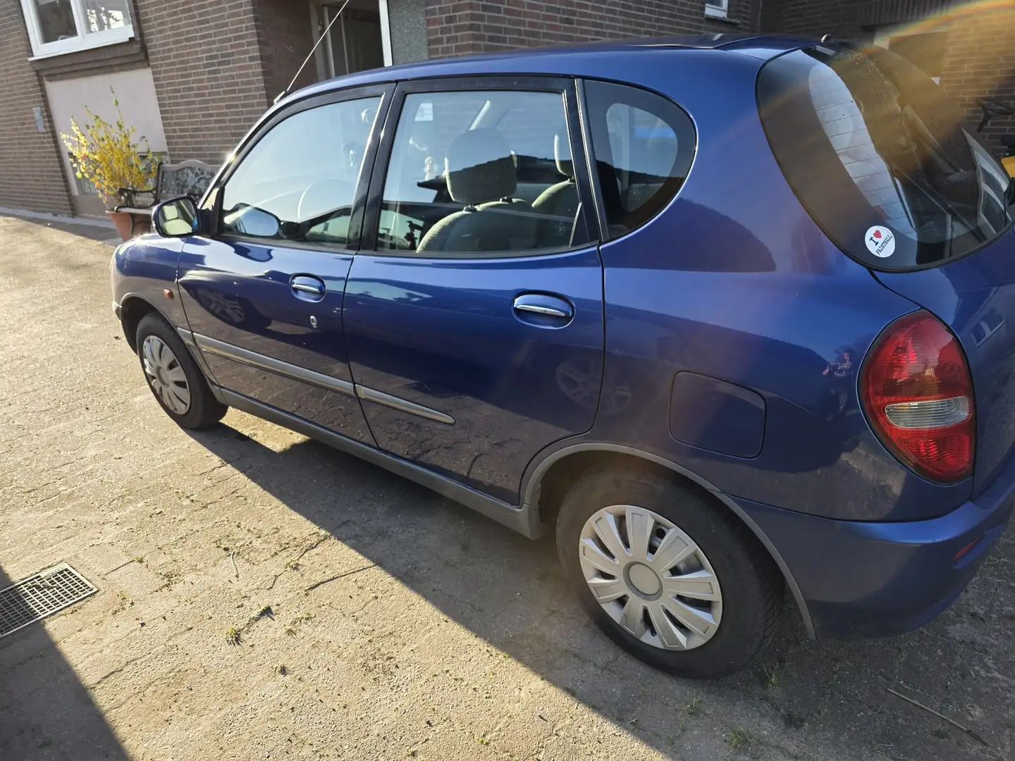 Daihatsu Sirion Azul - 2