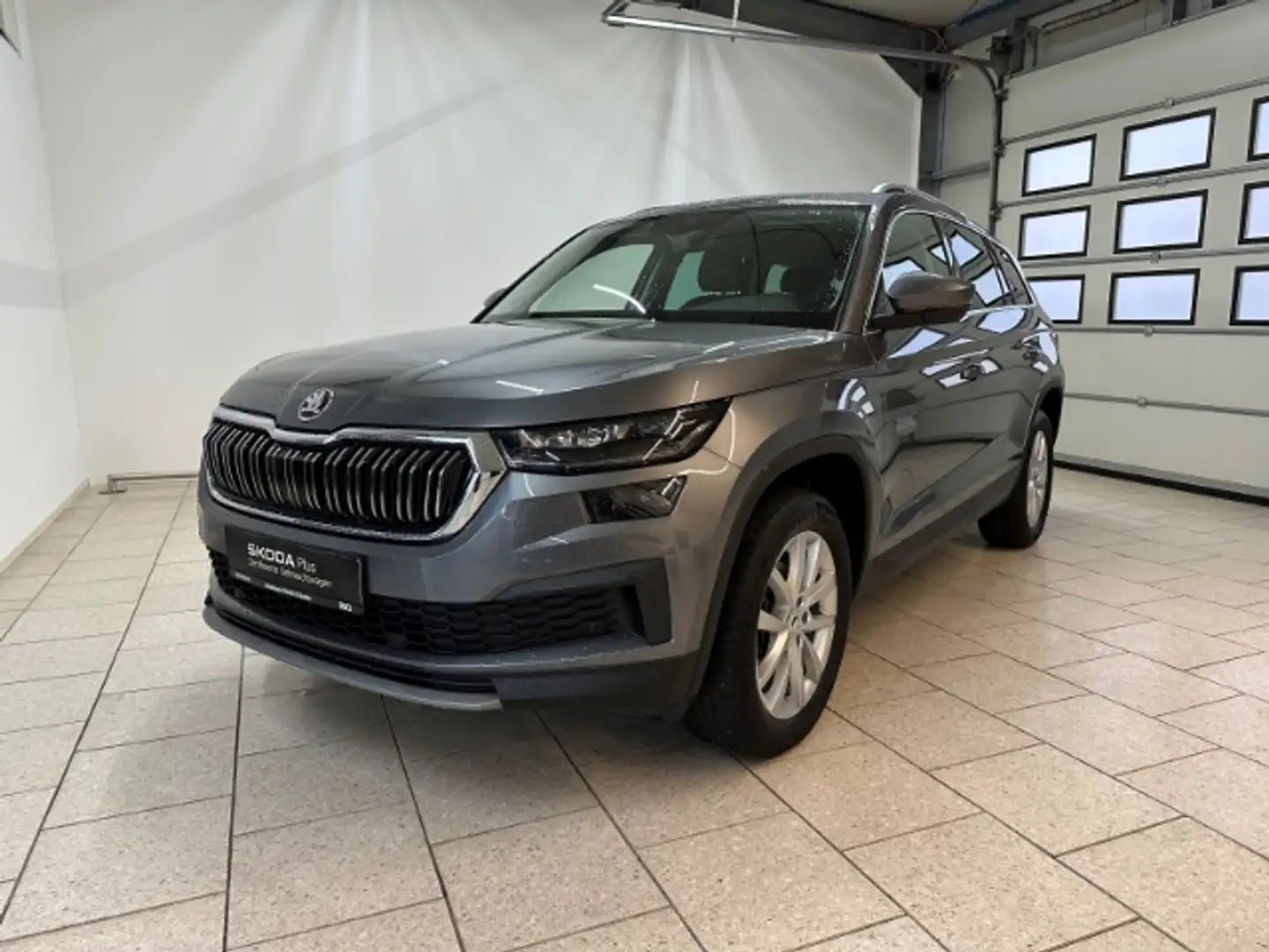 Skoda Kodiaq Style 1.5 TSI ACT DSG Navi SHZ e-Sitze PDCv+h Grau - 2