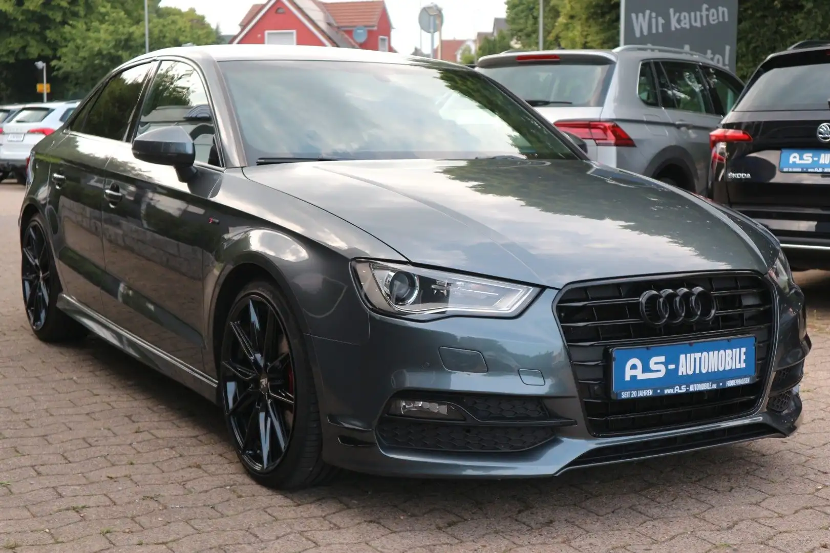 Audi A3 S line Sportpaket *2.HD/S-TRONIC/NAVI/TEMPO* Grau - 1