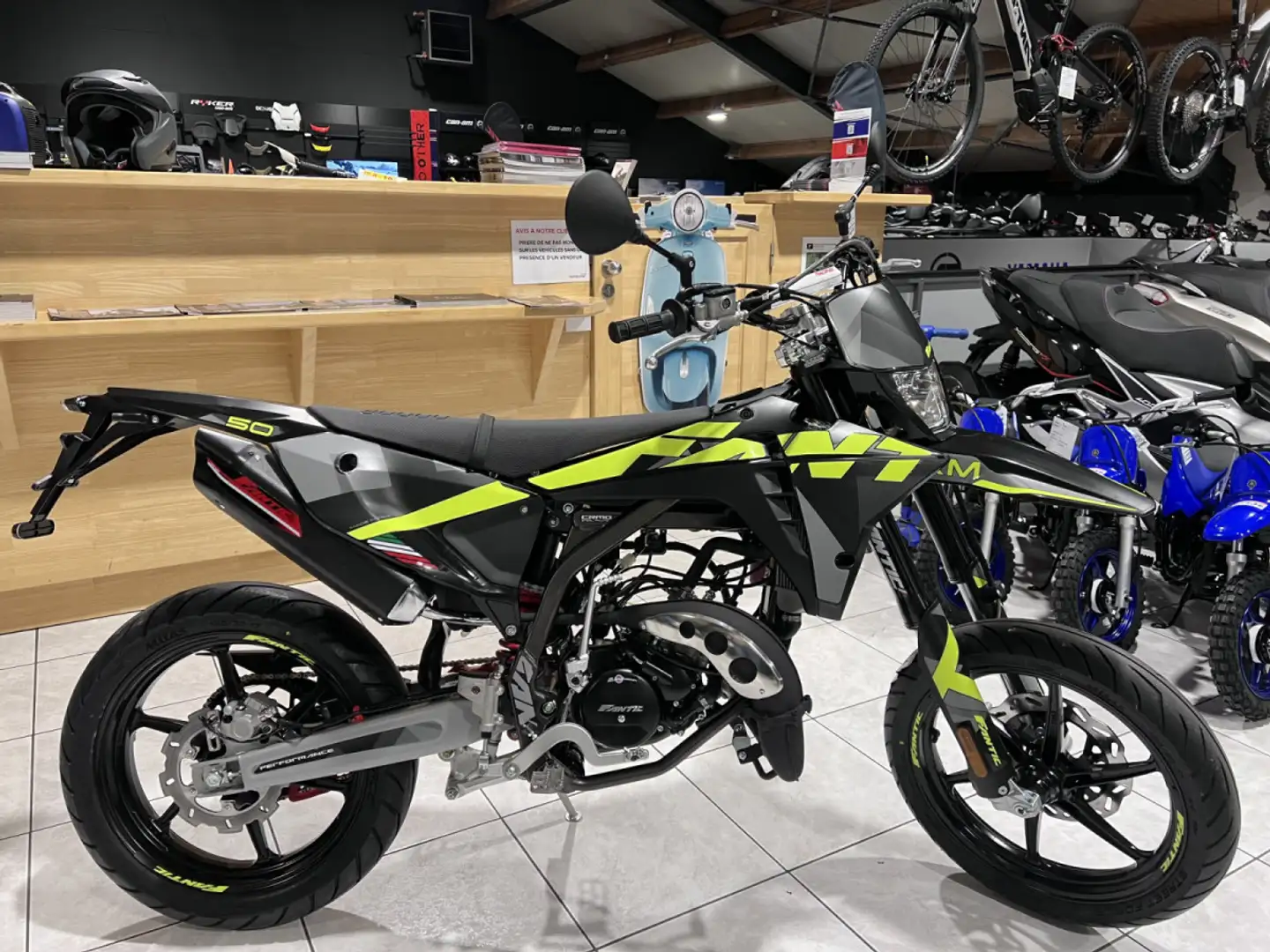 Fantic 50M Motard PERFORMANCE 2T Negro - 1