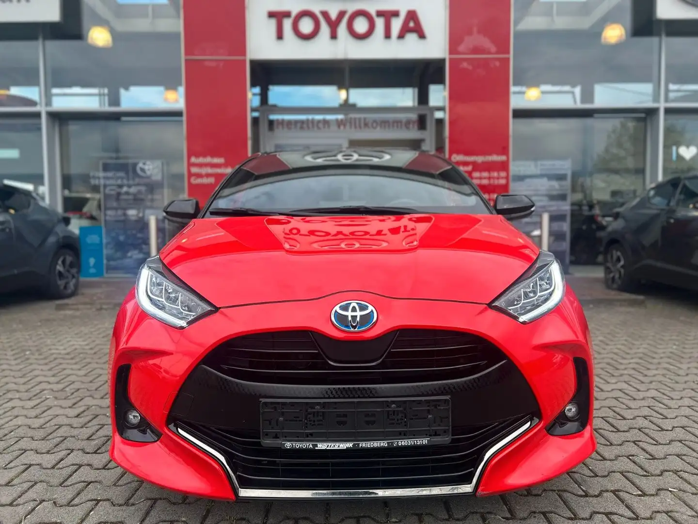 Toyota Yaris Hybrid Premiere Edition*SHZ*LED*HEAD UP* Rot - 2